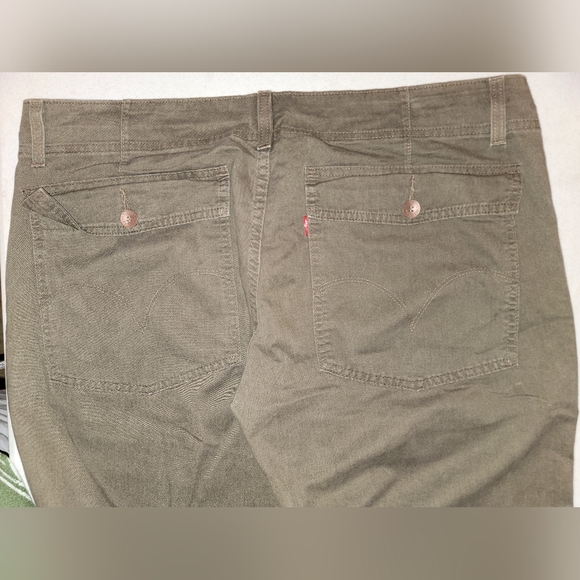 Dark Brown Levi's Women's Cargo Pants - Chocolate Brown, Sz XL - Picture 12 of 14